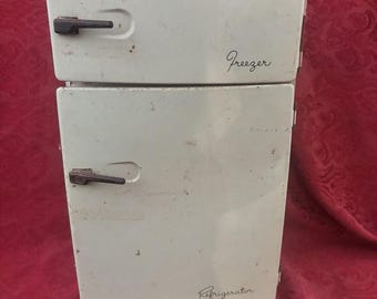 Wolverine Coldspot Refrigerator Vintage Tin Litho Large 17”