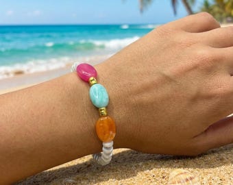Handmade White Shell Bracelet, Colorful Acrylic Beads, Beach Jewelry