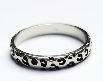 Anillo apilable con estampado de leopardo fino de 4 mm, estampado animal, jaguar, amante de los grandes felinos, anillo de bodas, guepardo, rock and roll, regalo de los 80, rey tigre.