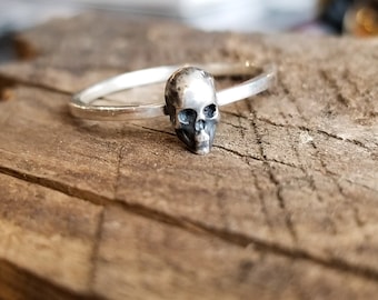 Small Silver Minimal Skull Ring, Love Ring, Romantic, Biker Jewelry, Memento Mori, Alternative Fashion, Simple, Witchy, Goth, Wizard, Gothic