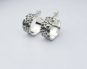 Grandi cerchi con stampa leopardata, orecchini in argento sterling con stampa animalier, ghepardo, amante dei grandi felini, gatti e gattini fantastici, gioielli leopardati, regalo - Italia