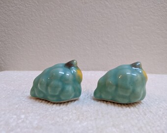Vintage Bunch of Grapes Salt and Pepper Shakers