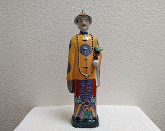 Vintage 1940  Hand Painted Chinese Porcelain Figurine