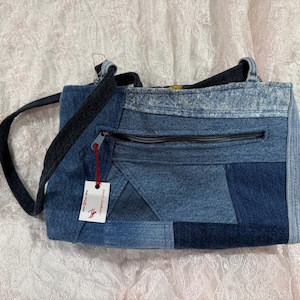 Handgjord axelväska i patchwork-denim, denimväska