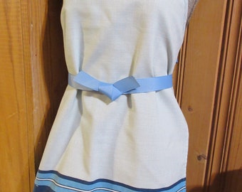 Kids Reversible Apron from an upcycled tablecloth