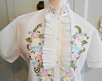 Very pretty Victorian...crocheted accents feminine blouse...Impressions..