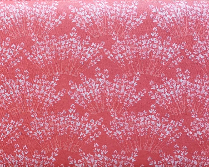 Moda Fabrics 100/% cotton quilting fabric made in Japan Fat Quarter or more FQ Honey Honey Coral red Kate Spain