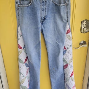 Levis Quilted Patchwork Bell Bottom Jeans (W36 L32) size 16 in womens.