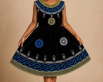 Vestido de veludo africano para meninas | Vestido preto bordado à mão | Roupa africana de luxo para crianças | Vestido cultural para meninas