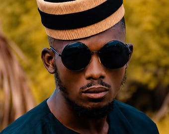 Gorra tradicional africana / Sombrero real artesanal / Gorra cultural negra y dorada / Tocado formal de África Occidental