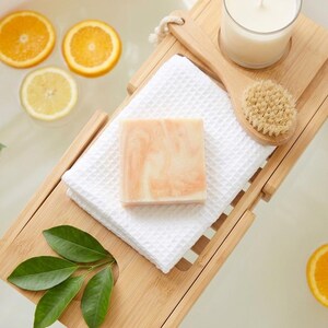 Jabón artesanal Summer Citrus, aceite de oliva, coco y cáñamo, jabón corporal con manteca de karité, 145 g imagen 5