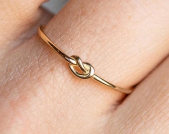 14K gouden liefdesknoopring, minimalistische knoopring, beloftering, sierlijke gold filled trouwring, cadeauring bruidsmeisje, dunne gouden stapelring