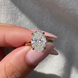 Anello di fidanzamento ovale con moissanite • Anello solitario con alone nascosto • Anello ovale in oro massiccio 14K 18K • Fede in oro semplice • Regalo di nozze per lei