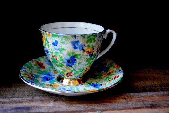 Summer Tea Time Vintage 60s, Porcelain Multi Color Chintz Flowers
