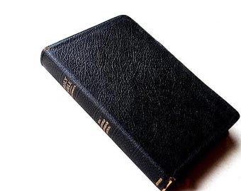 1967  vintage religious book " The Holy Bible" , the new Scofield  reference edition, concordance, KJV, thumb indexed, by Oxford.