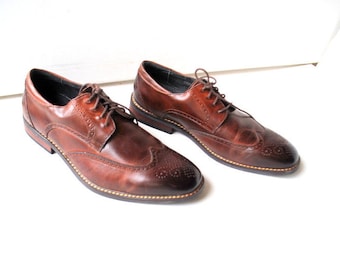 Luxurious vintage 90s dark brown genuine leather, oxford shoes. Made by Joseph Abboud. Size10.