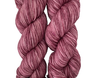 Lana fina teñida a mano – Rosa rubor suave tono merino superwash