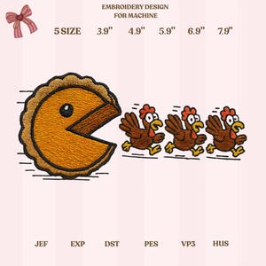Pode incluir: Um design de bordado para máquina apresenta um personagem semelhante ao Pac-Man perseguindo três galinhas. O design inclui opções de tamanho de 9,9 cm a 20,1 cm e o texto "EMBROIDERY DESIGN FOR MACHINE".