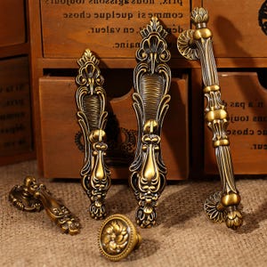 Retro Style Antique Brass Dresser Drawer Cabinet Handle Pull KnobBall Knob Closet Kitchen Cupboard Cabinet Door Handle Pull Modern Hardware