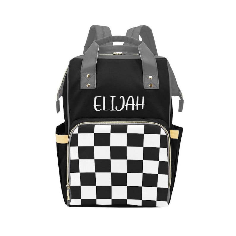 Bolsa de pañales para niño, mochila personalizada para bebé, bolsa de pañales a cuadros blancos y negros con nombre del bebé, regalo personalizado para bebé imagen 2