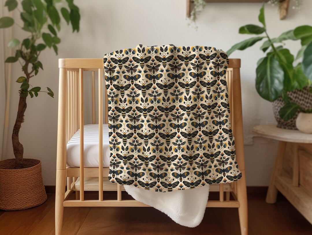 Baby Bee Luxe Blanket Plush - Magenta main image 0