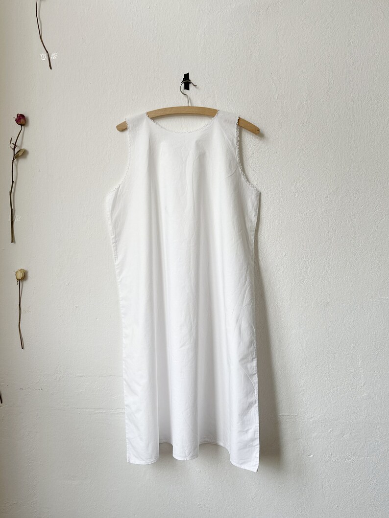 Scalloped Edge Vintage 60s Italian White Nightgown image 4