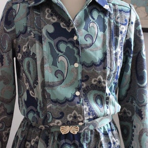 Vintage 70s Turquoise Paisley Shirt Dress / UK12 Size S-M / Jersey Dress with Belt image 2