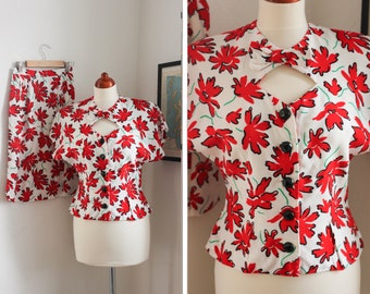 Vintage Petite 50s Red and White Floral Top UK8 Size XS-S