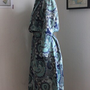 Vintage 70s Turquoise Paisley Shirt Dress / UK12 Size S-M / Jersey Dress with Belt image 4