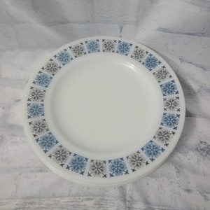 Vintage JAJ Pyrex Chelsea Dinner Plates 9.75&quot; Set of 3 Plates