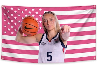 Paige Bueckers Fan Flagge 100 x 150 mm Basketball Star Illustration auf Amerikanischer Flagge Wanddekor