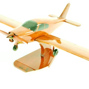 Handcrafted PA-28 Piper Cherokee Wood Airplane Replica – Aviation Enthusiast Display