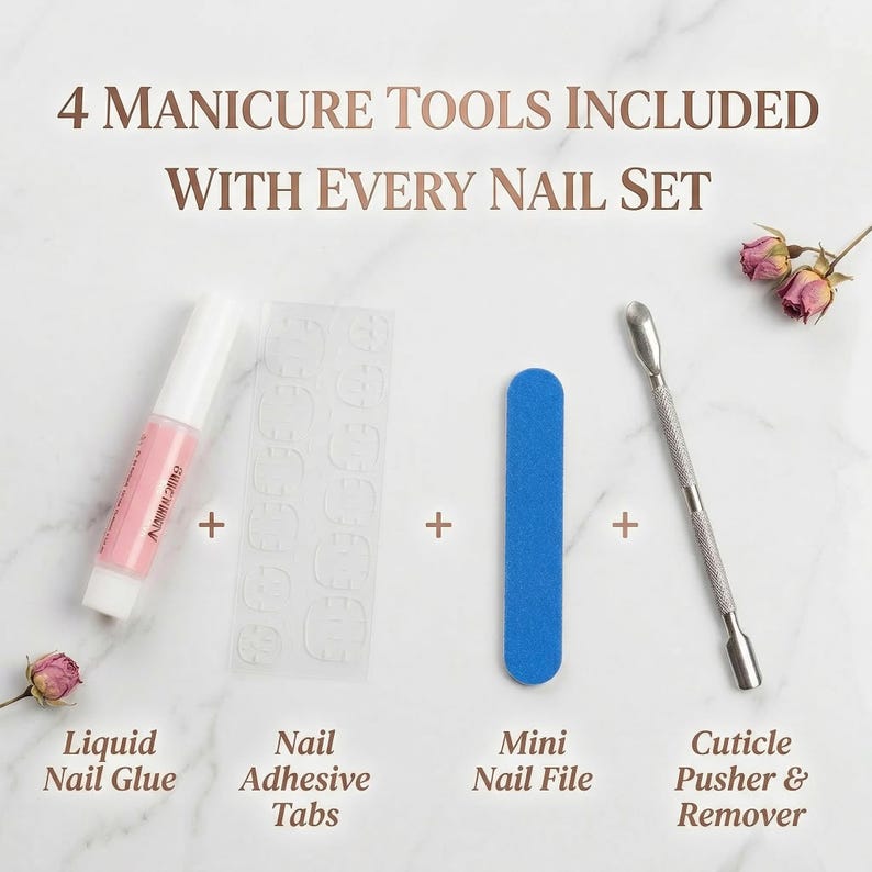 Puede incluir: Un set de herramientas de manicura que incluye un tubo de pegamento l&iacute;quido para u&ntilde;as, una hoja de pesta&ntilde;as adhesivas transparentes, una mini lima de u&ntilde;as azul y un empujador de cut&iacute;culas de metal plateado. El texto 4 MANICURE TOOLS INCLUDED WITH EVERY NAIL SET es visible.