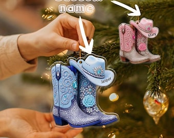 Adorno navideño personalizado de botas de vaquera, recuerdo western de acrílico con nombre personalizado, regalo para vaquera, decoración navideña para chica campestre.