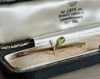 Broszka z 9-karatowego złota w stylu edwardiańskim: perydot i perła, antyczna biżuteria