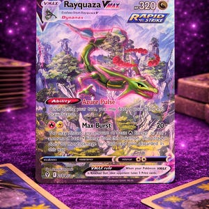 Puede incluir: Un juego de tres tazas de cerámica con un acabado moteado y mate. Las tazas son de color crema, gris claro y gris oscuro. Cada taza tiene un diseño simple y minimalista, ideal para café o té.