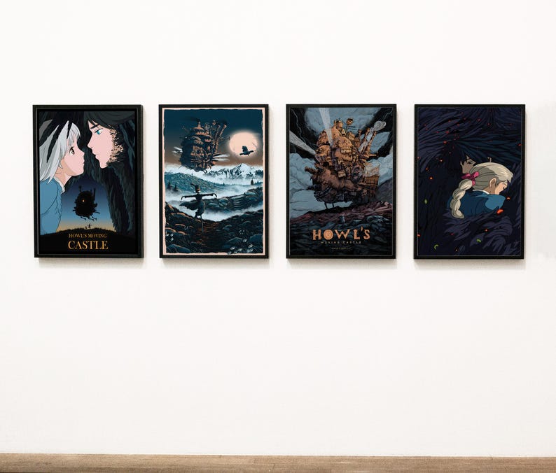 Puede incluir: Cuatro l&aacute;minas enmarcadas con escenas de la pel&iacute;cula de animaci&oacute;n "El castillo ambulante". Las l&aacute;minas muestran personajes y paisajes en azul, negro y dorado. El texto "Howl's Moving Castle" es visible en una l&aacute;mina.