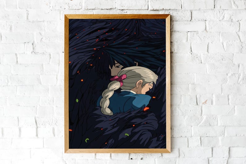 Puede incluir: Impresi&oacute;n art&iacute;stica enmarcada con una ilustraci&oacute;n de estilo anime. La obra representa a dos figuras abraz&aacute;ndose, sobre un fondo oscuro y texturizado con toques de rojo y verde. Una figura tiene el pelo rubio trenzado, la otra tiene el pelo oscuro.