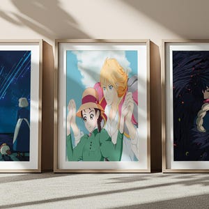 Puede incluir: Tres impresiones art&iacute;sticas enmarcadas con ilustraciones de estilo anime. Las impresiones representan escenas con personajes y paisajes. Una muestra un cielo nocturno con estrellas fugaces, otra presenta dos figuras y la tercera muestra dos figuras en un entorno oscuro.