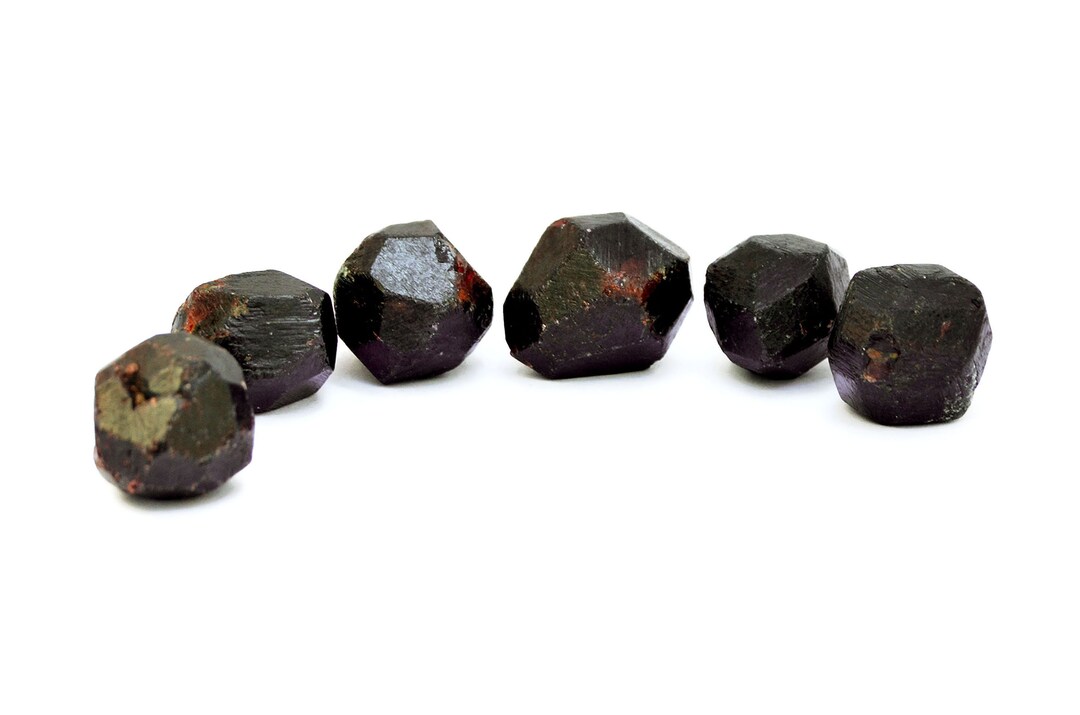 Raw Garnet Crystal Stone Rough Garnet Pyrope Garnet Garnet Gemstone ...
