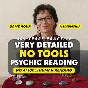 Op de afbeelding: Een persoon met donker haar en een bril in een donkerrode top, geplaatst achter een rood fluwelen oppervlak met verschillende gladde, gepolijste stenen. De tekstoverlays luiden: SAME HOUR, MEDIUMSHIP, 40+ YEARS PRACTICE, VERY DETAILED NO TOOLS PSYCHIC READING, NO AI 100% HUMAN READING.