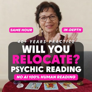 Könnte beinhalten: Eine Werbeanzeige für eine psychische Lesung mit dem Text: SAME HOUR, IN-DEPTH, 40+ YEARS PRACTICE, WILL YOU RELOCATE? PSYCHIC READING, NO AI 100% HUMAN READING. Drei Tarotkarten liegen auf einer roten Oberfläche neben kleinen Kristallen.