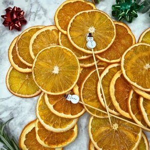 spread of Dehydrated Orange Slices – Cocktail Garnish & Fruit Decor (80+ Slices)
