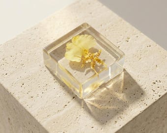 Real Flower Resin Cube, Forget Me Not Keepsake, Orchid Floral Decor, Meaningful Gift for Her, Resin Flower Gift for Lover