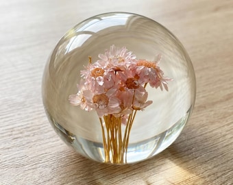 Luxury Personalized Resin Flower Lamp, Custom Engraved Keepsake Night Light Gift, Pink Daisy Resin Lamp, Soft Glow Calming Decor for Bedroom