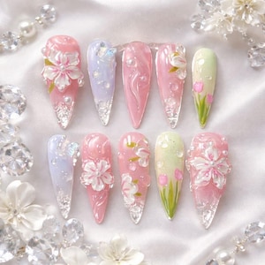 3D-blommiga rosa press-on-naglar, handgjort vårgelnagelset med kristalltippar, tulpaner och körsbärsblomsdesign, present till henne