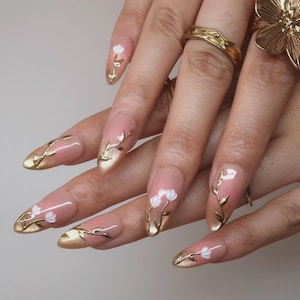 Press On Nails Minimalist Floral, Peach Ombre Nail Set, Gold Leaf Flower Design, Elegant Bridal Nails, Soft Feminine Nails