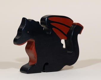Juguete de dragón de madera hecho a mano: figura Waldorf personalizada