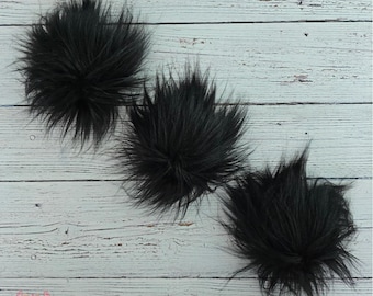 Pompón de piel sintética Nevermore: pelo largo negro liso (6")