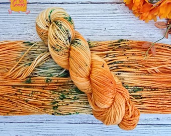 Hand-Dyed Worsted Weight Merino Wool Yarn: The Great Pumpkin  (220 yards)